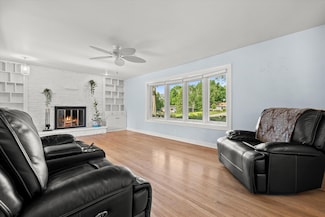 6207 S 123rd St, Hales Corners, WI 53130