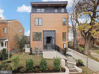 818 N Edgewood St, Arlington, VA 22201