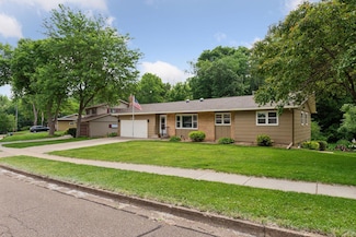 1535 Woodland Dr, Red Wing, MN 55066