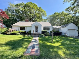 379 Newton St, Chestnut Hill, MA 02467