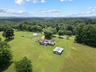 3037 Tunnel Rd, Westmoreland, TN 37186