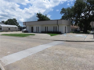 710 W Genie St, Chalmette, LA 70043