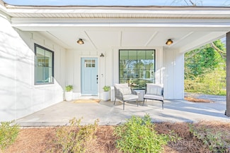 711 Concord Rd, Davidson, NC 28036