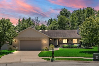 12818 Fawn Ct, Cedar Lake, IN 46303