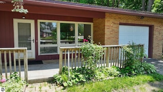 1519 Ridge Rd, Mount Pleasant, MI 48858