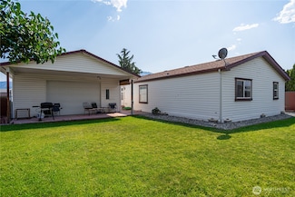 935 Sunrise Dr, Manson, WA 98831