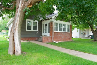 315 N California Ave, Hastings, NE 68901