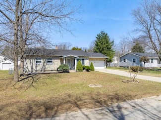 505 W Hurlbut St, Charlevoix, MI 49720