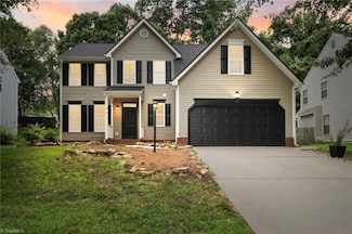 301 Jamestown Oaks Dr, Jamestown, NC 27282