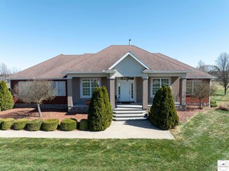 27338 Clover Dr, Sedalia, MO 65301