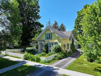 46 Park St, Brandon, VT 05733