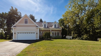 216 Glenmont Rd, Glenmont, NY 12077