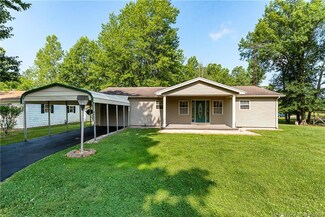 510 S Shady Ln, Austin, IN 47102