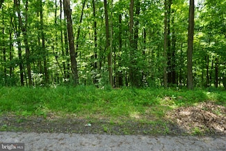 62 Crosby Dr, Oakland, MD 21550