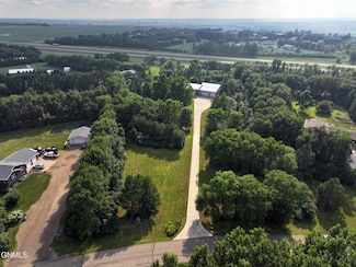 10750 Rushmore Rd, Bismarck, ND 58503