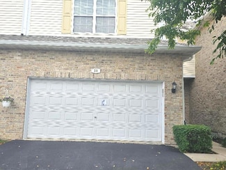 20 Lily Ct, Bolingbrook, IL 60440