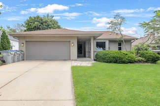 3262 N 93rd St, Milwaukee, WI 53222