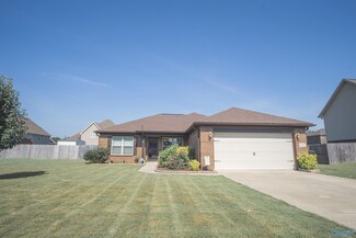 105 Stratman Dr, New Hope, AL 35760