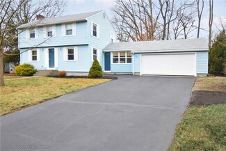 10 Crestview Dr, Greenville, RI 02828