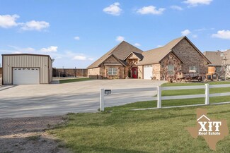 1703 E 1st St, Dalhart, TX 79022
