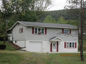 552 Baker Ln, Hollidaysburg, PA 16648