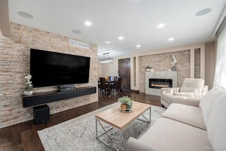 11921 W 70th Place, Arvada, CO 80004