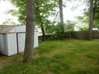148 Green Acres Dr, Manchester, NH 03109
