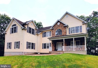 114 Hilda Ct, East Stroudsburg, PA 18301