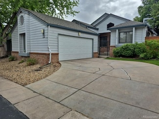 11196 E Baltic Dr, Aurora, CO 80014