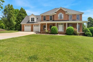 802 Ivy Lake Dr, Forest, VA 24551
