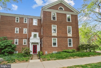 3770 39th St NW Unit 137, Washington, DC 20016