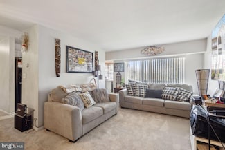 8383 Buttress Ln Unit 202, Manassas, VA 20110