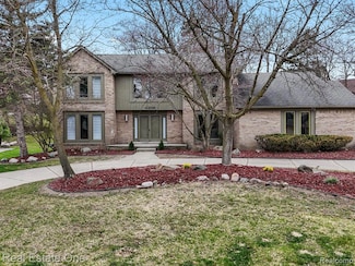 4206 Southmoor Ln, West Bloomfield, MI 48323