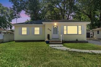 934 32nd St SW, Wyoming, MI 49509