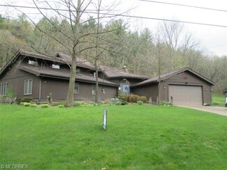 9109 N Shore Dr NE, Mineral City, OH 44656