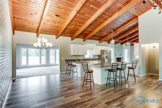 2220 Innisbrook Rd, Ottawa Hills, OH 43606