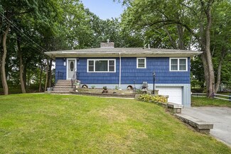 13 Ripley St, North Chelmsford, MA 01863