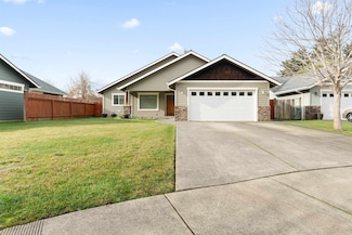 145 Maple Tree Ln, Crescent City, CA 95531