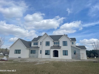 3413 Autumn Breeze Ct, Grimesland, NC 27837