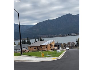 364 Lutheran Church Rd, Stevenson, WA 98648