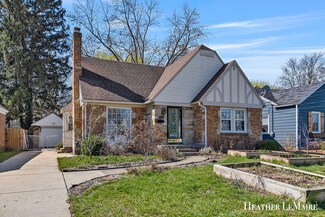 702 Hoyt St SE, Grand Rapids, MI 49507