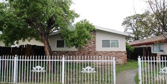 126 Woodrow Ave, Bakersfield, CA 93308