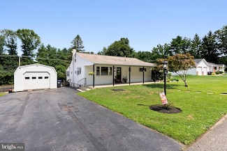1003 Queen Dr, West Chester, PA 19380