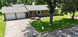 603 E Maple Ave, Olivia, MN 56277