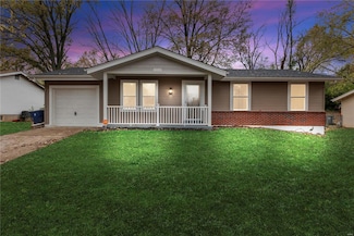 11929 Red Barn Ct, Florissant, MO 63033