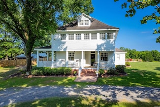 20923 Green St, Roland, AR 72135