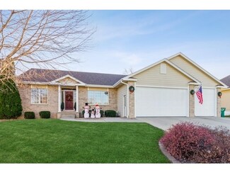 810 William Nowels Cir, Carlisle, IA 50047