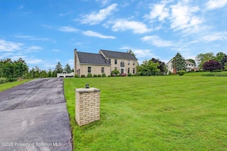 1007 Lewis Ln, Clarks Summit, PA 18411