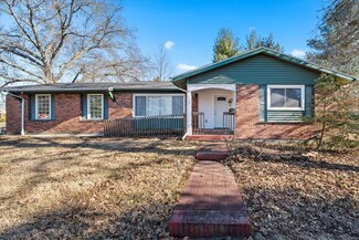2190 Avon Dr, Florissant, MO 63033