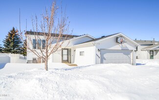 2808 Lexington Dr, Bismarck, ND 58503